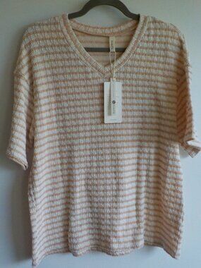 Evaless Blouse Top - Medium - NWT - Tan/White Short Sleeve V-neck (2490)